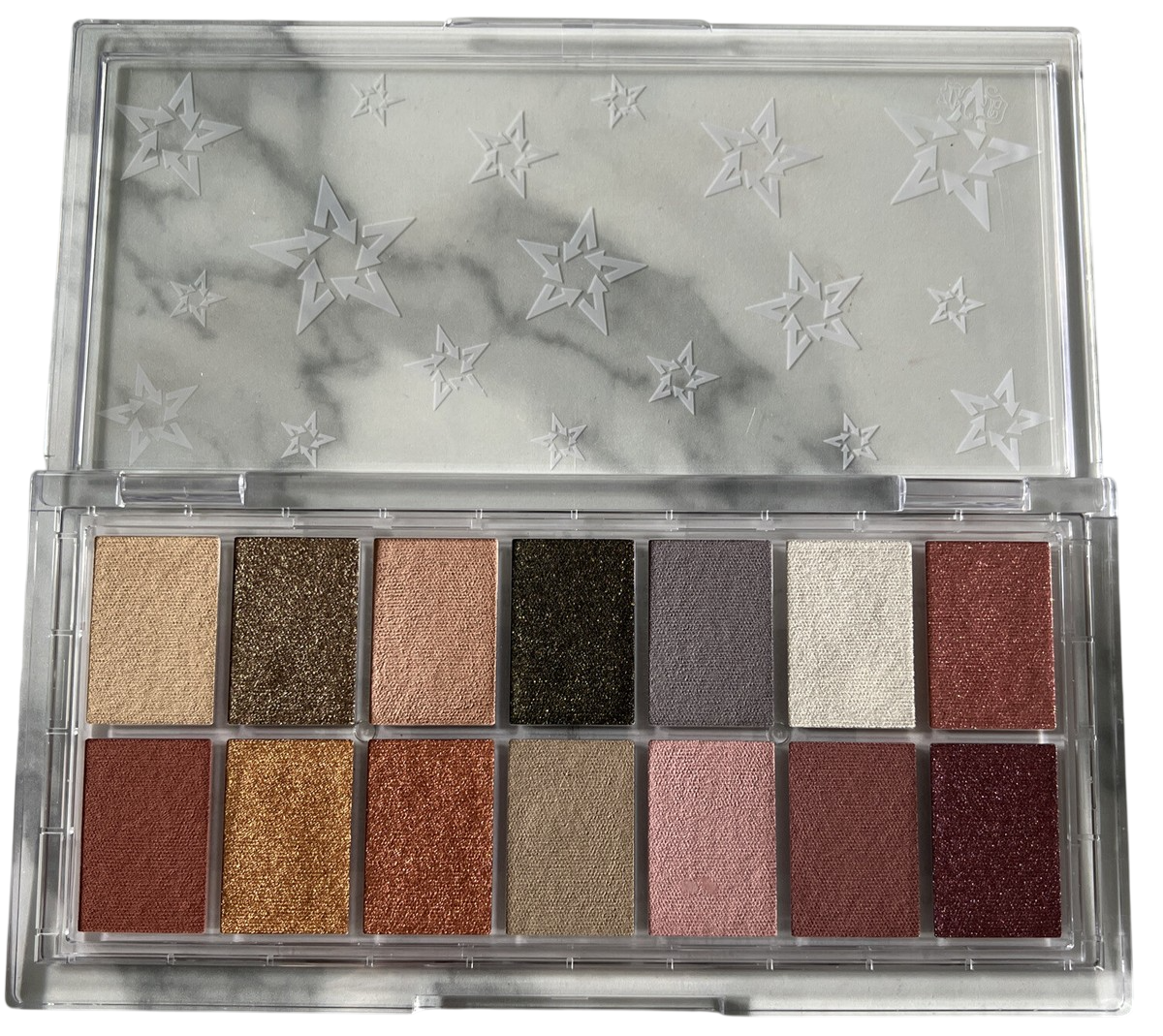kvd-planet-fanatic-eyeshadow-palette-14-shades-18-2-g-1768296002-1 Kat Von D — Planet Fanatic — palette de fards à paupières — 14 Shades — 18,2 g – Image 1