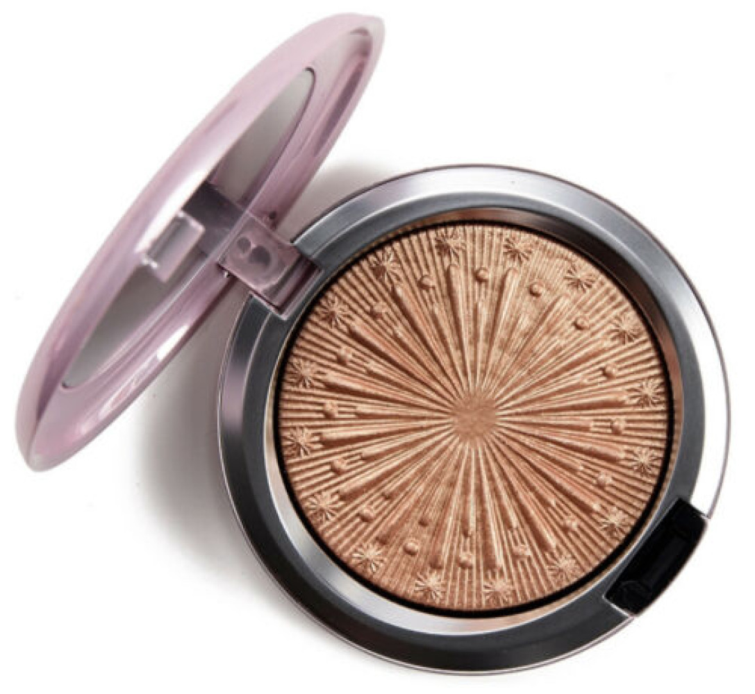 mac-extra-dimension-powder-blush-flare-for-the-dramatic-4-g-1671694234-1 MAC, Extra Dimension, Highlighter Powder, Flare For The Dramatic, 4 g – Image 1